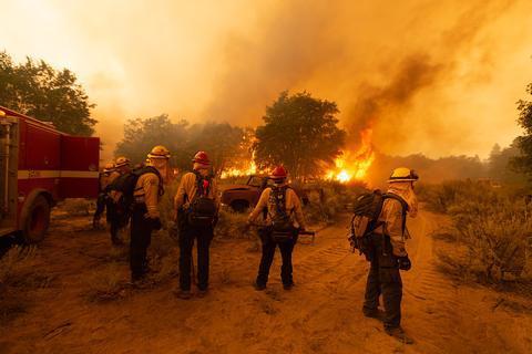美國加州山火失控擴(kuò)散，亞馬遜物流派送大規(guī)模拖延！